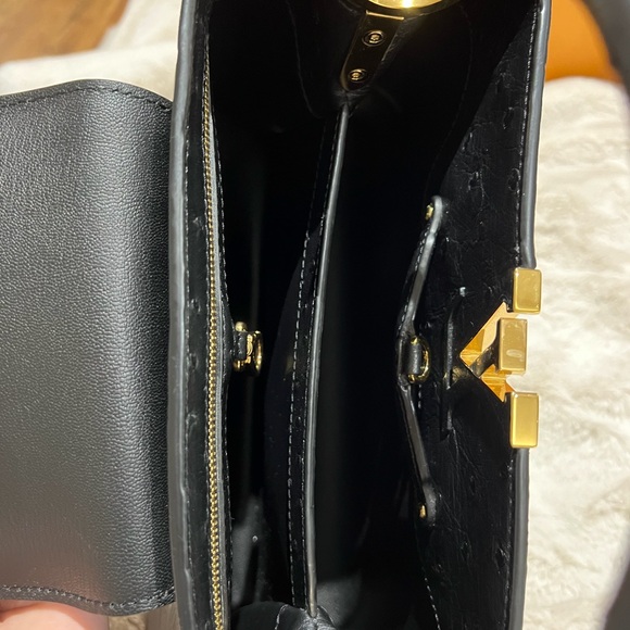 LV Capucines PM Black Ostrich - Picture 5 of 14
